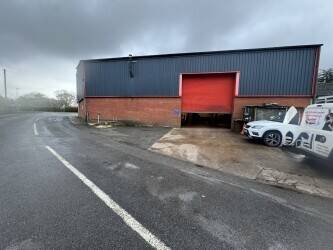 Lomax Corner Garage Freehold Village Garage, MOT Centre, Petrol Station & Rental Bungalow Skegness