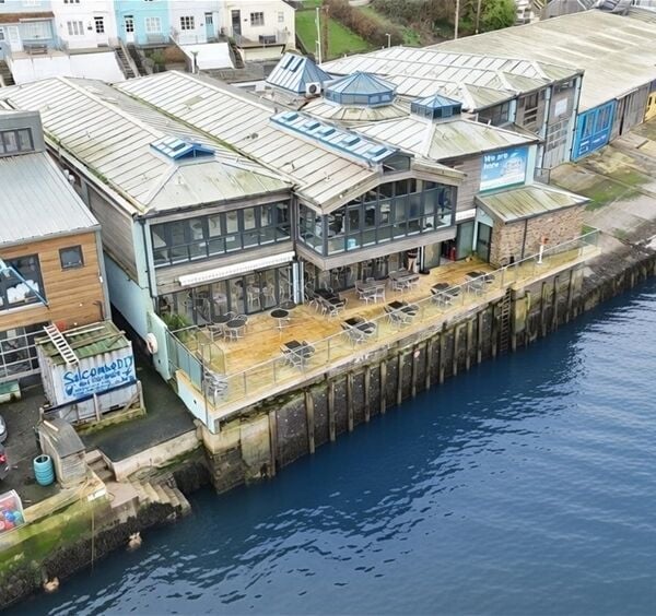 Stunning Waterfront Restaurant in the Heart of Salcombe For Sale in Salcombe