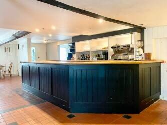 SUFFOLK - THREE BEDROOM PUBLIC HOUSE ON LARGE PLOT