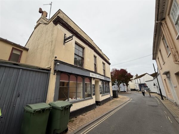 Popular Coastal Pub in Teignmouth For Sale in Teignmouth