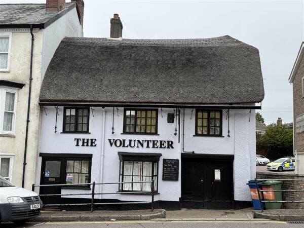 Traditional Thatched Public House For Sale in Honiton