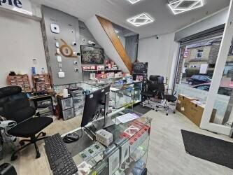 Established Mobile phone and computer shop in Clayton Established Mobile phone and computer shop in Clayton