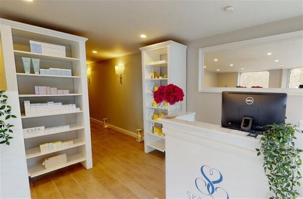 Beauty, Therapy & Tanning For Sale in Radlett