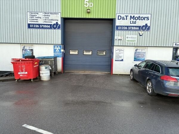 MOTOR VEHICLE M.O.T CENTRE SERVICING AND REPAIR WORKSHOP