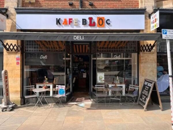 Highly Rated Town Centre Café with Established Local Reputation
