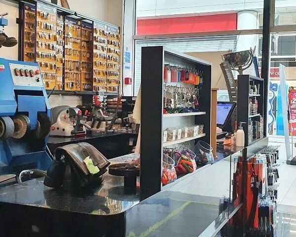 Dry Cleaners And Shoes Repairs And Keys for Sale