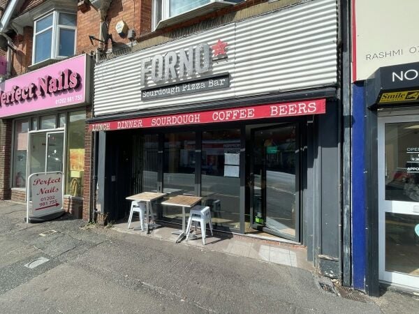 Superbly Presented Busy Pizza Business