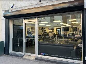 Property / Retail space to rent - Previously a Tattoo Studio