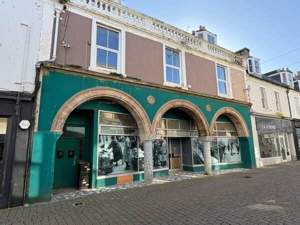 Substantial Retail Space For Lease Substantial Retail Space For Lease