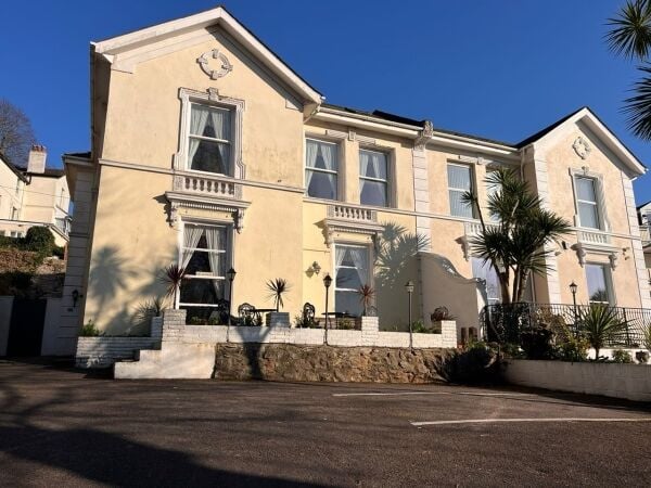 Freehold 7 Bedroom Guest House Located In Torquay, Devon Freehold 7 Bedroom Guest House Located In Torquay, Devon