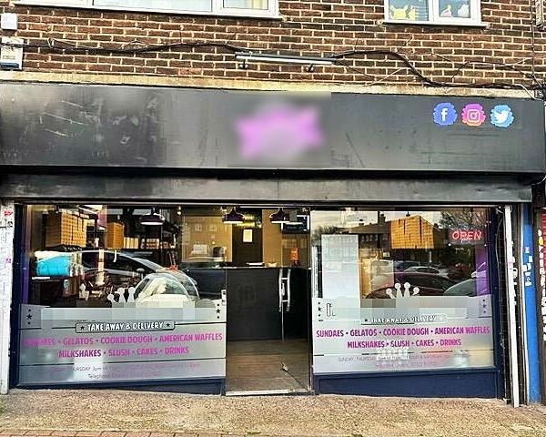 Takeaway Dessert Bar Specialising In Milkshakes, Cookie Dough & American Waffles for Sale