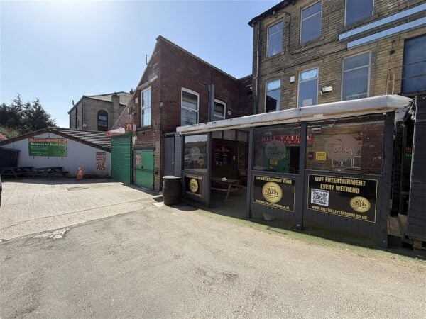 Licenced Trade, Pubs & Clubs For Sale in Cleckheaton