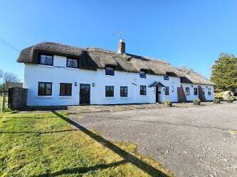 Iconic and Award Winning Free Of Tie Dorset Country Pub With A High Turnover & Exceptional Profits
