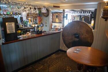 KENT - HIGH TURNOVER TOWN CENTRE PUB WITH STRONG FOOD SALES KENT - HIGH TURNOVER TOWN CENTRE PUB WITH STRONG FOOD SALES