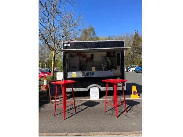 Street Food Success – High-Footfall Burger Trailer Opportunity Street Food Success – High-Footfall Burger Trailer Opportunity