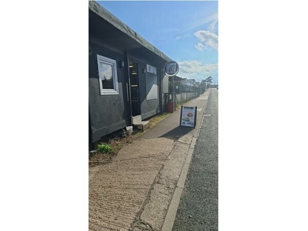Flame-Grilled Favourite – Established Snack Bar with Freehold Cabin