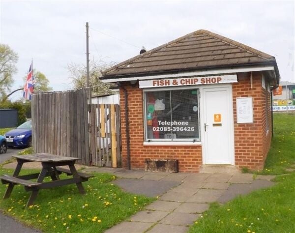 Detached fish & chip takeaway, south Leeds Detached fish & chip takeaway, south Leeds