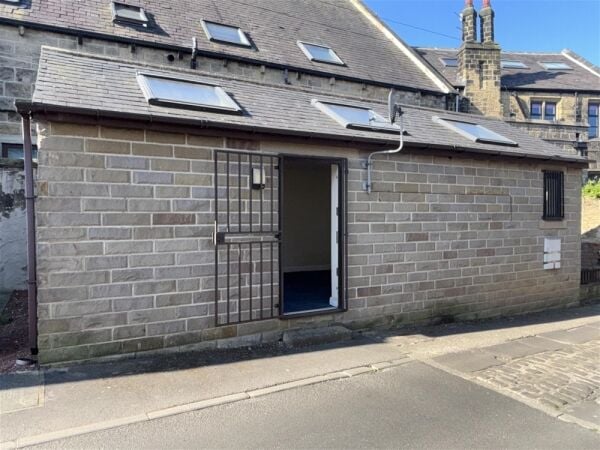 Vacant Unit For Sale in Leeds
