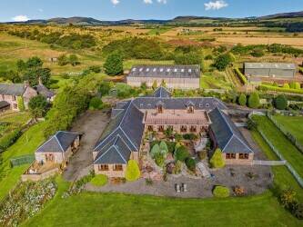 An exceptional house comprising 4 cottages (previously used as holiday rental), paddock and land. An exceptional house comprising 4 cottages (previously used as holiday rental), paddock and land.