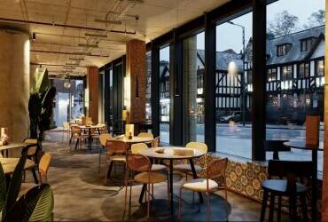 Prime, Fully-Fitted Cafe/Restaurant in Leeds City Centre For Sale