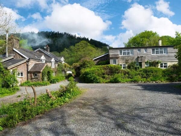 LUXURY HOLIDAY ACCOMMODATION LUXURY HOLIDAY ACCOMMODATION
