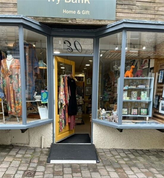 INDEPENDENT GIFT SHOP INDEPENDENT GIFT SHOP