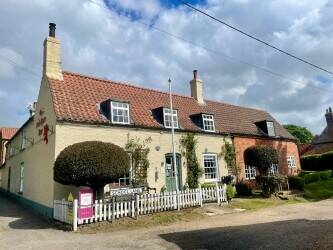 LINCOLNSHIRE - 5 BEDROOM PUB WITH DETACHED BREWERY
