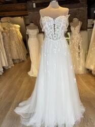Bridal Shop for sale in Worcestershire. Bridal Shop for sale in Worcestershire.