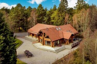 A Stunning Log Cabin with a Substantial Income Stream in The Cairngorm National Park (ref 1819)