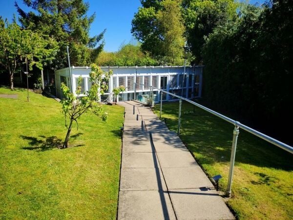 5-Star Licensed Cattery with Freehold Bungalow - Eastwood, Nottingham