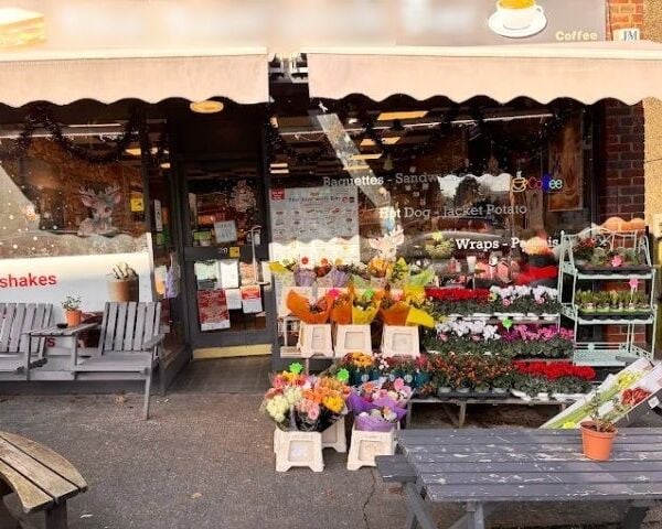 Immaculate, Modern, Sandwich Bar, E Class a1 Use for Sale