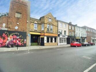 FULLY FITTED RESTAURANT / BAR PREMISES - FULLY EQUIPPED TO TRADE. TOWN CENTRE