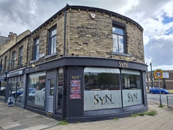 Licenced Trade, Pubs & Clubs For Sale in Brighouse