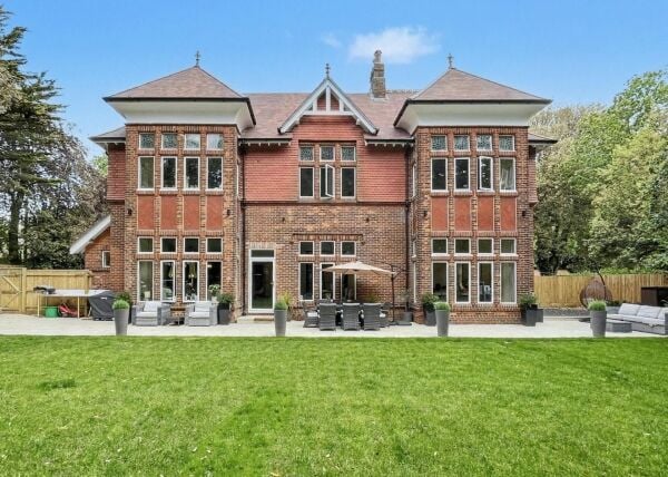Magnificent Family Home with Self-Contained Airbnb/Residential Letting Accommodation