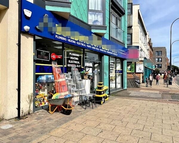 Imposing Plumbing & Diy Shop for Sale Imposing Plumbing & Diy Shop for Sale