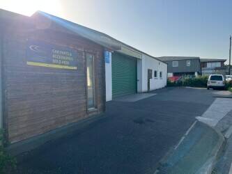 4 Ramp freehold car repair & MOT garage, Totnes Devon