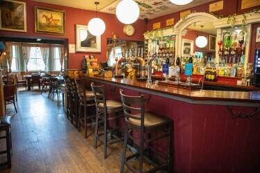 WEST SUSSEX - PROMINENT FREEHOUSE IDEAL FOR HANDS-ON OWNER WEST SUSSEX - PROMINENT FREEHOUSE IDEAL FOR HANDS-ON OWNER