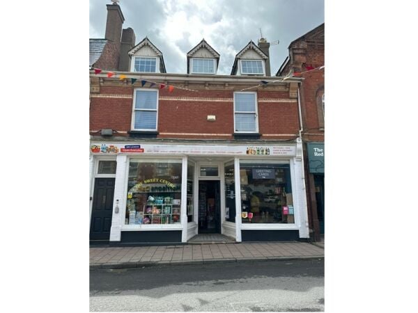 Your Local Go-To – Vibrant Mini Supermarket in Prime High Street Location Your Local Go-To – Vibrant Mini Supermarket in Prime High Street Location