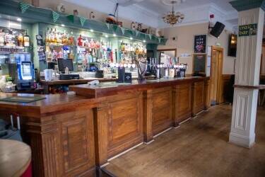 LONDON - PROMINENT FREEHOLD PUB BY MAJOR STADIUM AND STATION LONDON - PROMINENT FREEHOLD PUB BY MAJOR STADIUM AND STATION