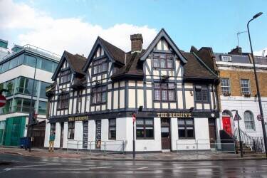 LONDON - FREEHOLD PUB NEXT TO MAJOR CENTRAL LONDON SPORTS STADIUM LONDON - FREEHOLD PUB NEXT TO MAJOR CENTRAL LONDON SPORTS STADIUM