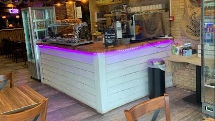 Breakfast & lunch Cafe