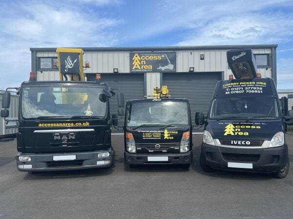 MOBILE ELEVATED WORK PLATFORM (CHERRY PICKER) HIRE MOBILE ELEVATED WORK PLATFORM (CHERRY PICKER) HIRE
