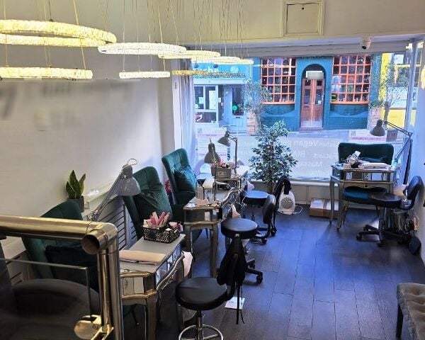 Prominent Beauty Salon for Sale Prominent Beauty Salon for Sale
