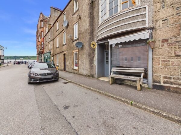 Prime Oban town-centre café premises with vacant possession Prime Oban town-centre café premises with vacant possession