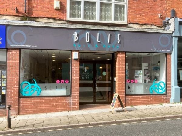 FULLY EQUIPPED HAIR & BEAUTY SALON PREMISES