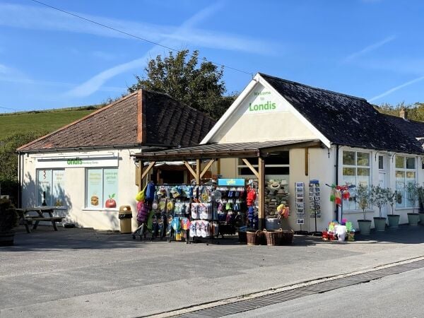 Rare Freehold Coastal Retail & Food-to-Go Business β Gateway to Lulworth Cove & Durdle Door Rare Freehold Coastal Retail & Food-to-Go Business β Gateway to Lulworth Cove & Durdle Door