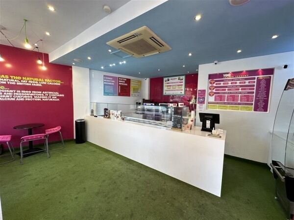 2 Frozen Dessert Parlours in Hale & Timperley 2 Frozen Dessert Parlours in Hale & Timperley