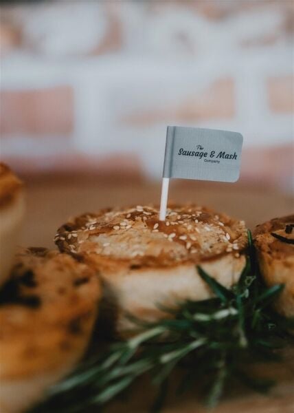 A CREATIVE CATERING COMPANY A CREATIVE CATERING COMPANY