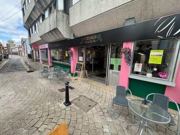 Beautifully Presented Patisserie/Coffee Shop - Poole - Leasehold Beautifully Presented Patisserie/Coffee Shop - Poole - Leasehold