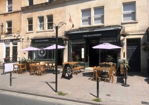 LICENSED COFFEE SHOP/CAFÉ BAR LICENSED COFFEE SHOP/CAFÉ BAR